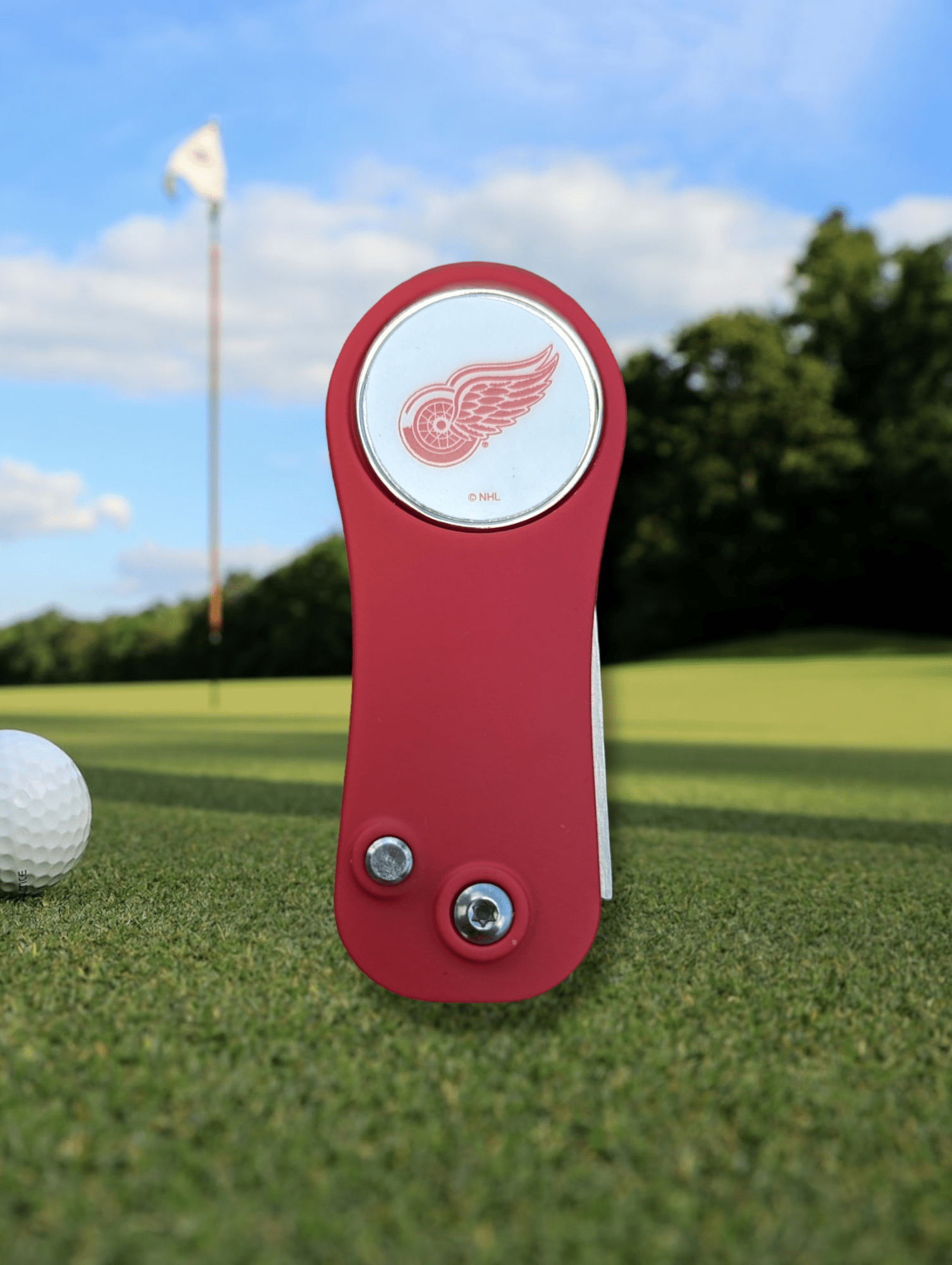 On The Mark Golf Gear Detroit Red Wings Ball Mark Repair Tool Detroit Red Wings | Golf Ball Mark Repair Tool | Ball Marker | NHL